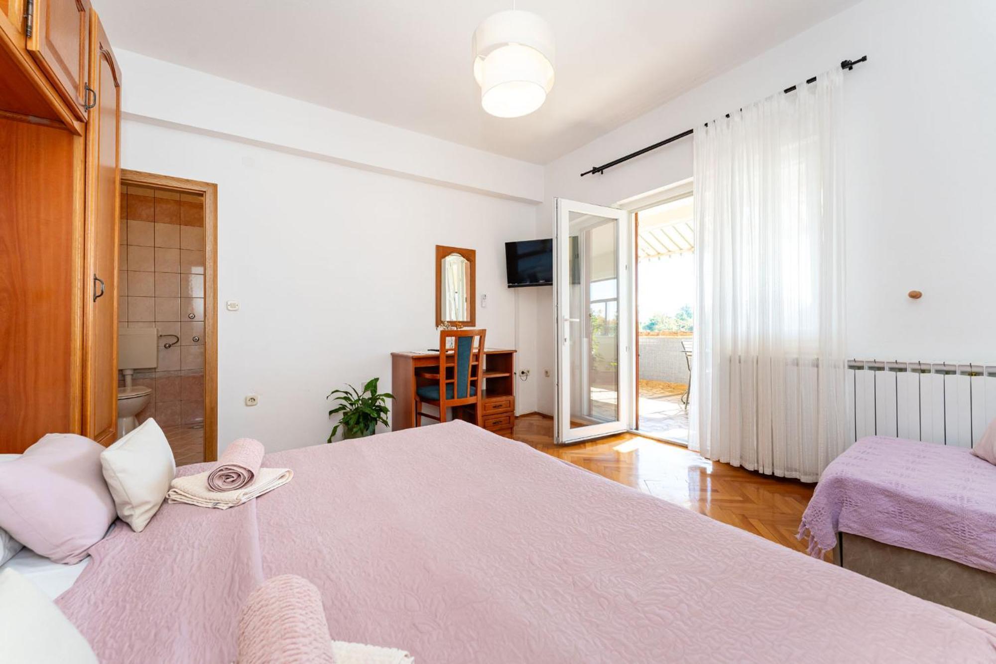 Apartments Adriana Starigrad Paklenica Quarto foto