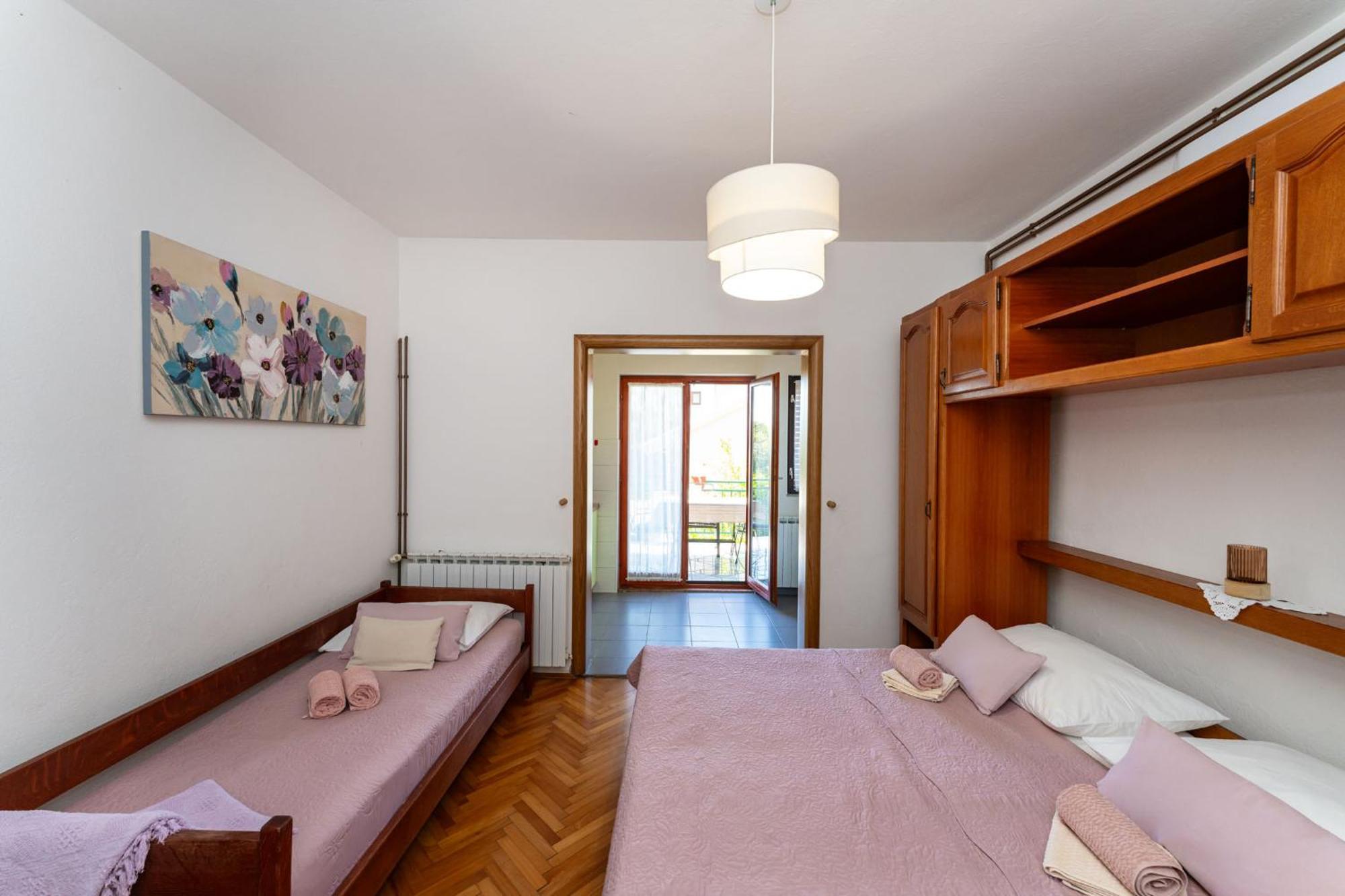 Apartments Adriana Starigrad Paklenica Quarto foto