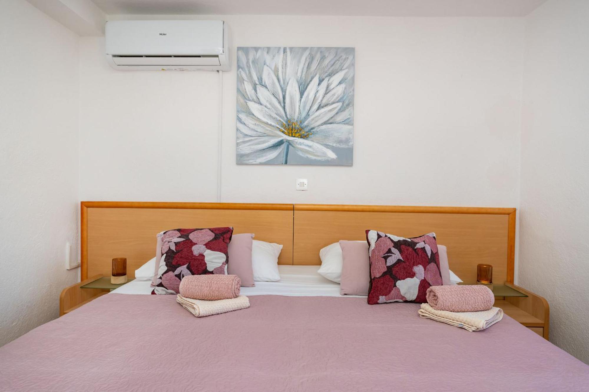 Apartments Adriana Starigrad Paklenica Quarto foto