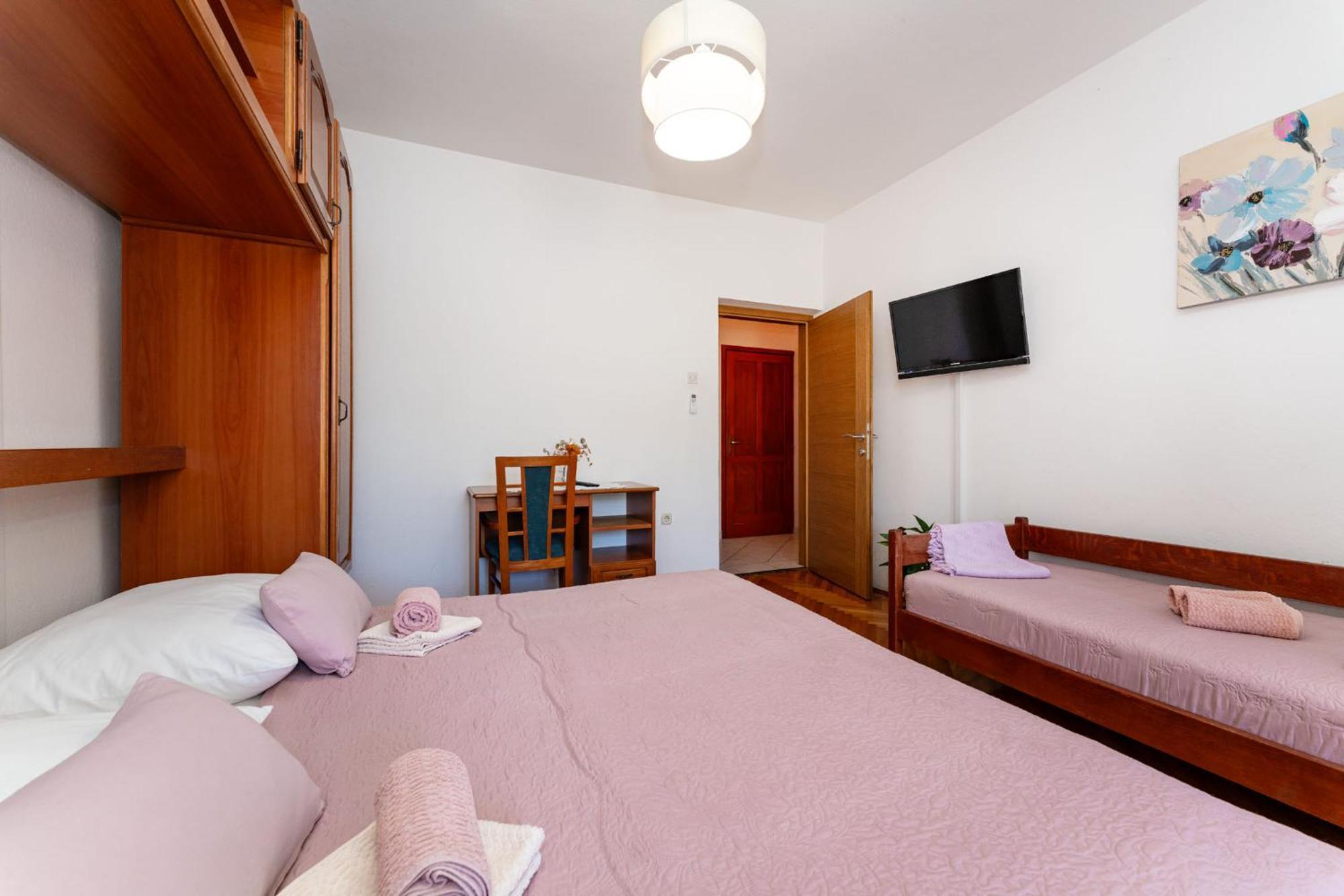 Apartments Adriana Starigrad Paklenica Quarto foto